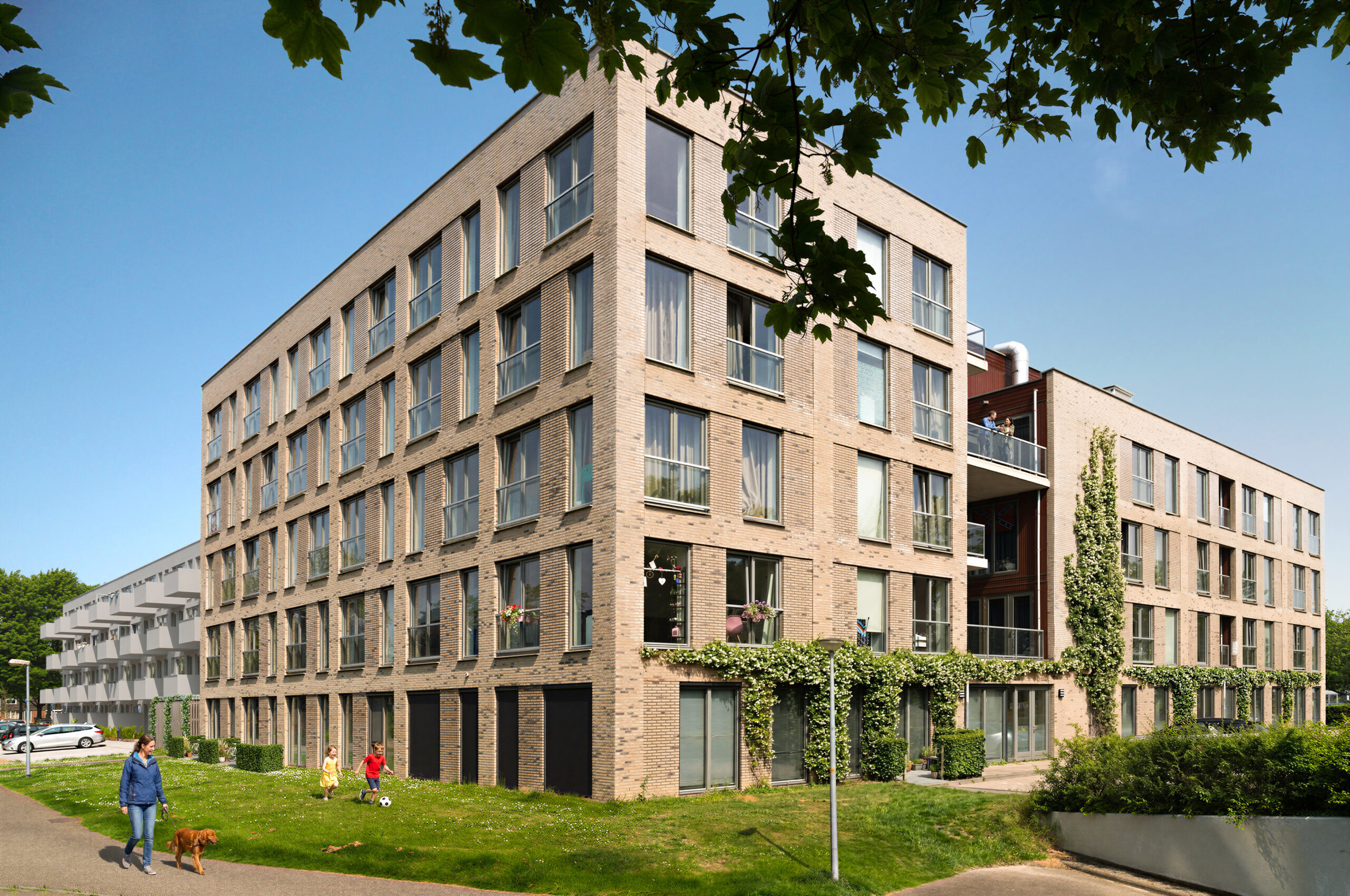 1388-2026_05_11-P2-scaled - ALMERE